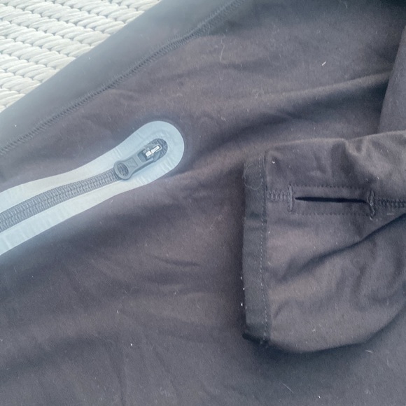 American eagle men’s black active hoodie - Picture 3 of 3